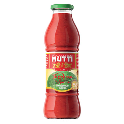 Mutti Gezeefde tomaten basilicum