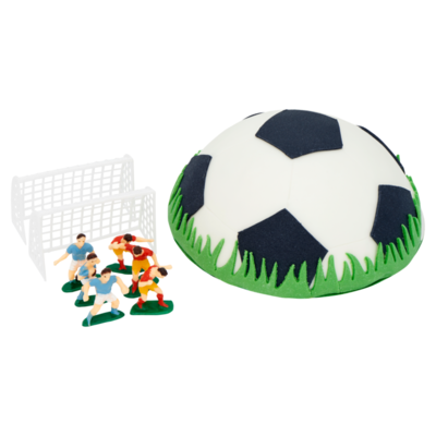 Huismerk Voetbaltaart Taart met Aardbeienbavarois en Fondant