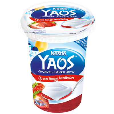Nestlé Greek style yoghurt op laagje aardbeien